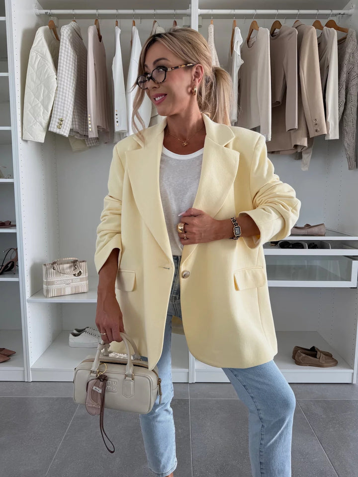 Kvinners oversized blazer med strukturerte ermer Skjora