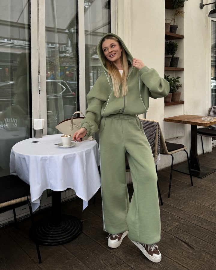 Dame sporty sett med cropped jakke og vide bukser Skjora