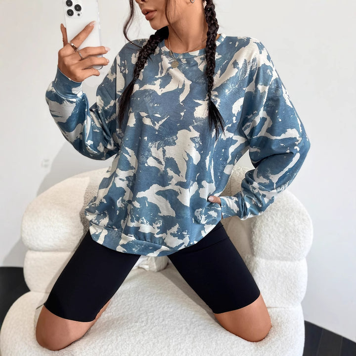 Dame casual hettegenser med moderne camouflasjemønster og oversized passform Skjora