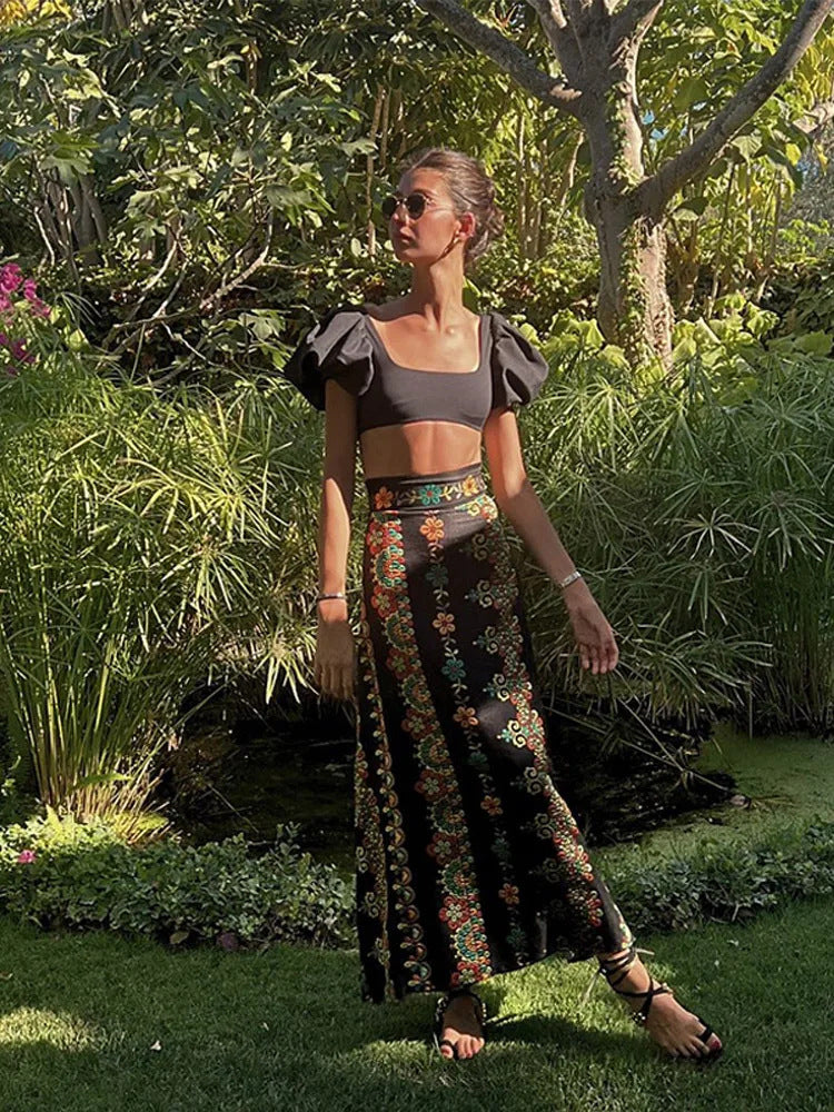 Dame To-delt Outfit med kort topp og floral maxiskjørt Skjora