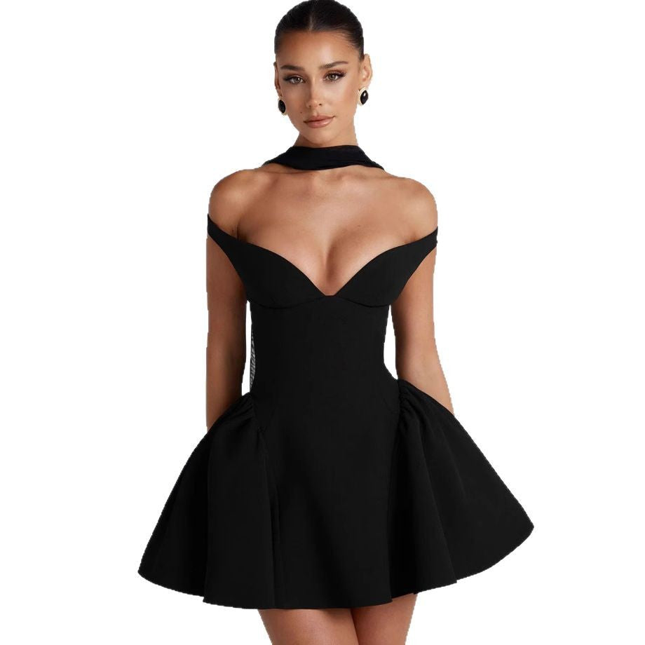 Damer Couture Cocktailkjole med off-shoulder design og voluminøs skjørt Skjora