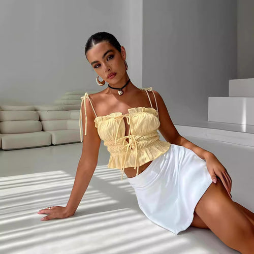 Dame Crop-Top med dekorativ snøring og volangdetaljer Skjora
