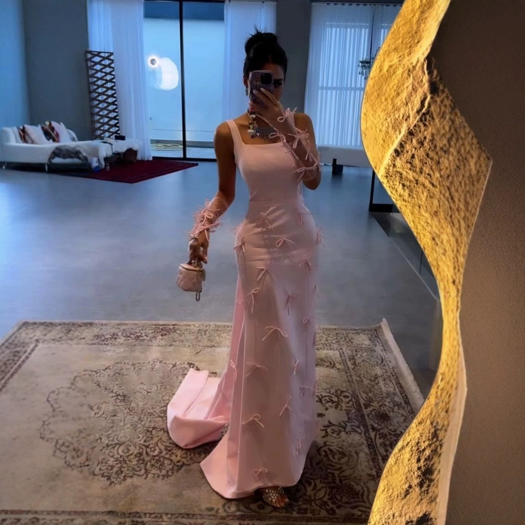 Kvinnes Elegant Kveldskjole med Lekne Sløyfedetaljer og Av-Shoulder Ermer Skjora