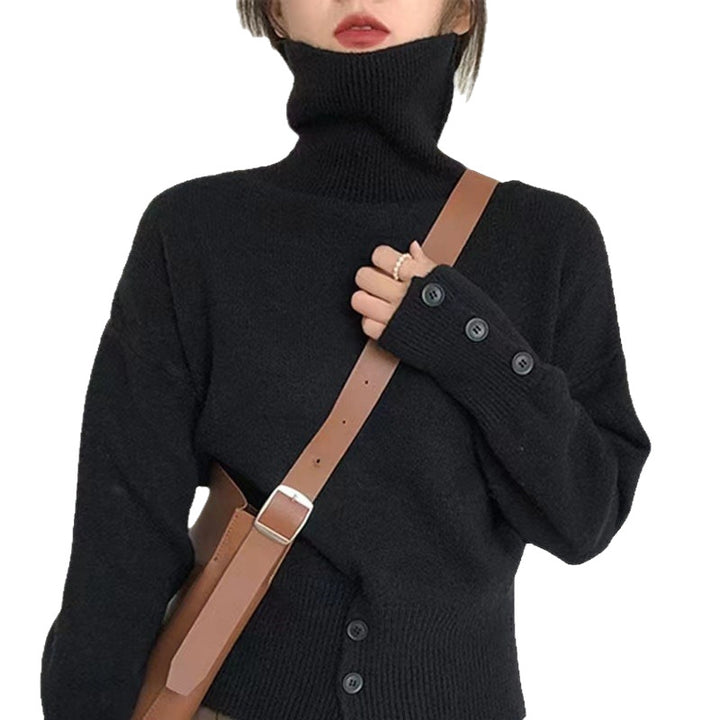 Dame turtleneck genser med knappedetaljer og mykt materiale Skjora