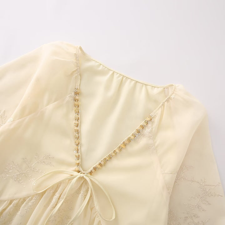 Dame lett bluser med flytende snitt og elegante bånddetaljer Skjora