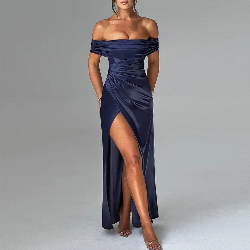Dame off-shoulder maxikjole med elegant rynkning og figursiddende snitt Skjora