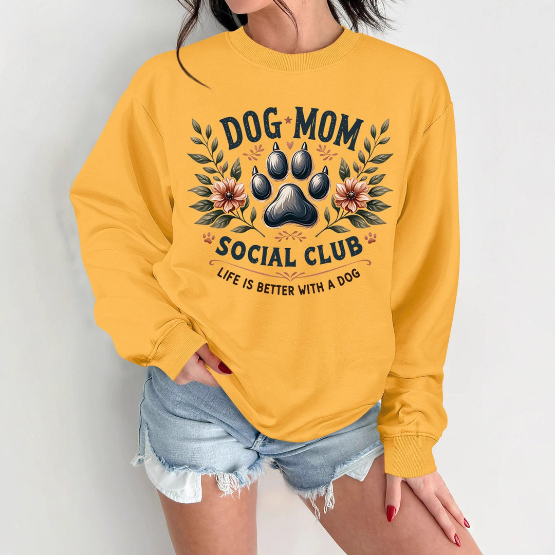 Kvinne sweatshirt med trendy hundemotiv og forbedret trykk Skjora