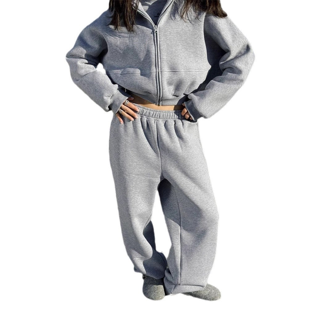 Kvinnes casual cropped sweatjakke og komfortable joggebukser sett Skjora