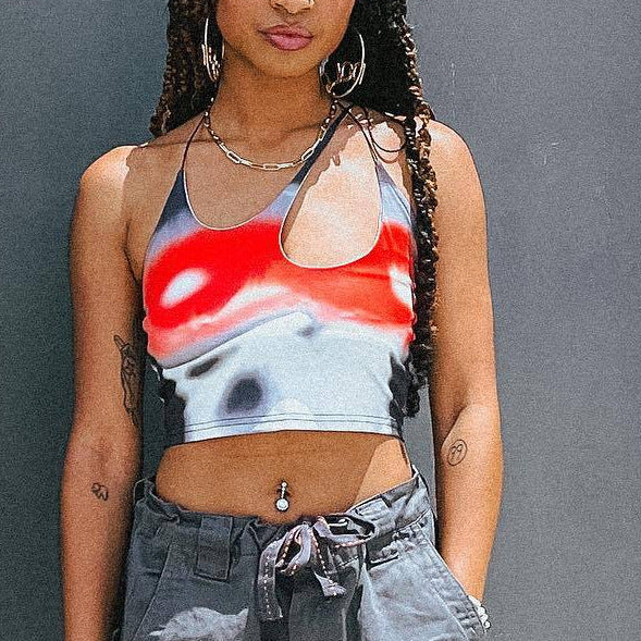 Dame Crop-Top med asymmetrisk stroppdesign og livlig grafisk trykk Skjora