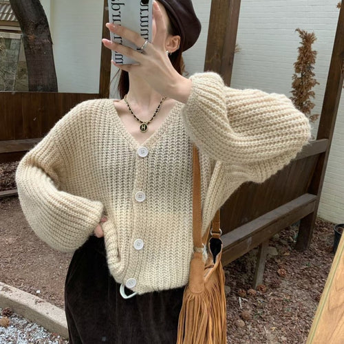 Dame casual cardigan laget av chunky strikk med praktiske knapper Skjora