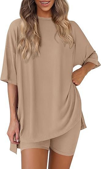 Damer Løst Lounge-set med oversized topp og korte bukser Skjora