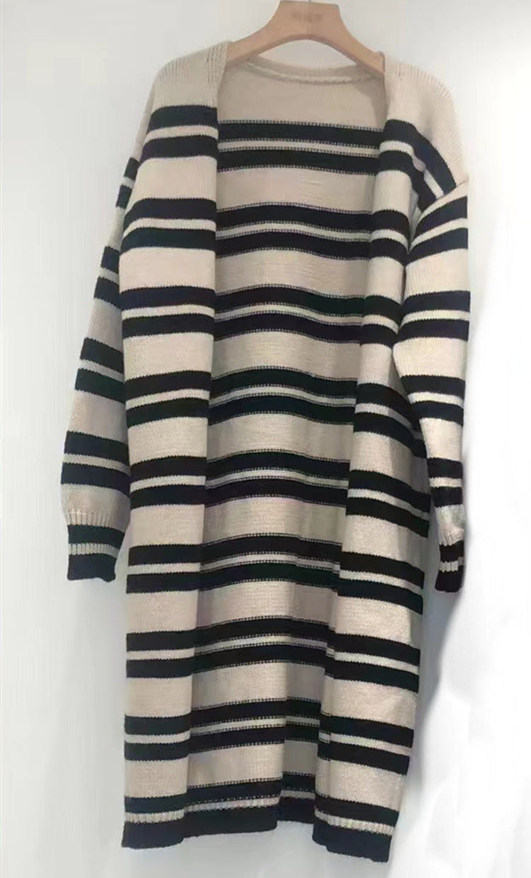 Kvinners chunky strikket cardigan med brede striper og avslappet passform Skjora
