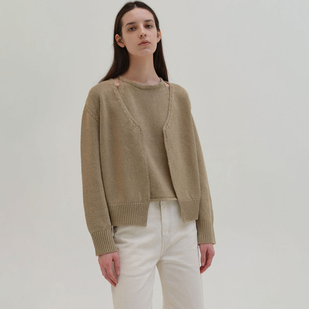 Kvinnens komfortable og elegante strikkede cardigan Skjora