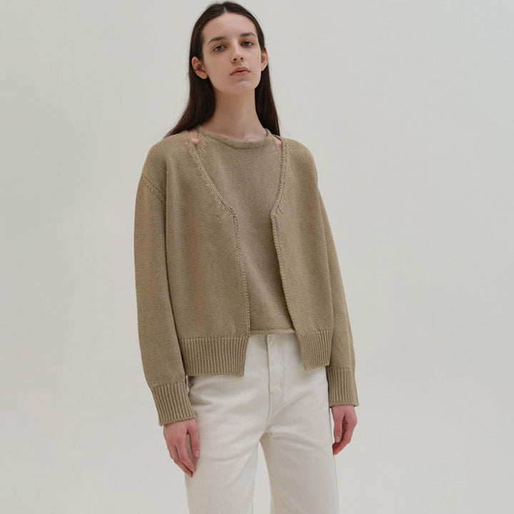 Kvinnens komfortable og elegante strikkede cardigan Skjora