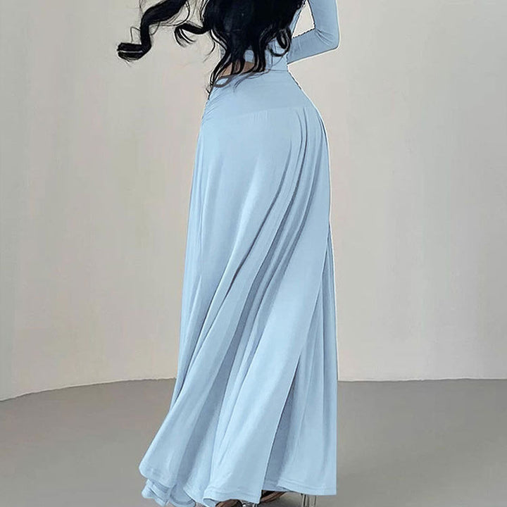 Dame maxikjole med elegant rynking og off-shoulder design Skjora