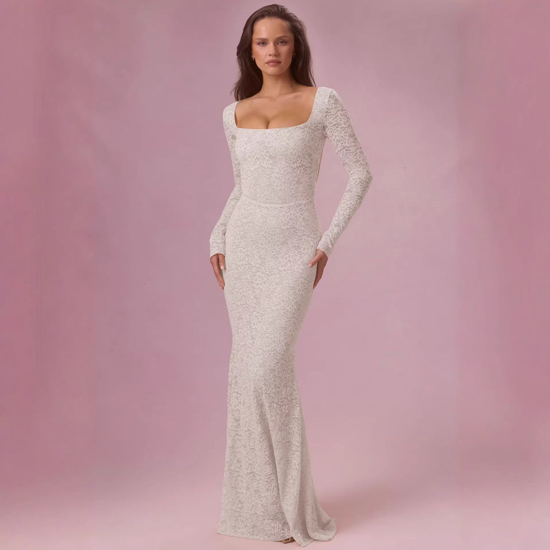 Kvinne Elegant Blonde Maxi Kjole med Skreddersydd Silhuett og Lange Ermer Skjora