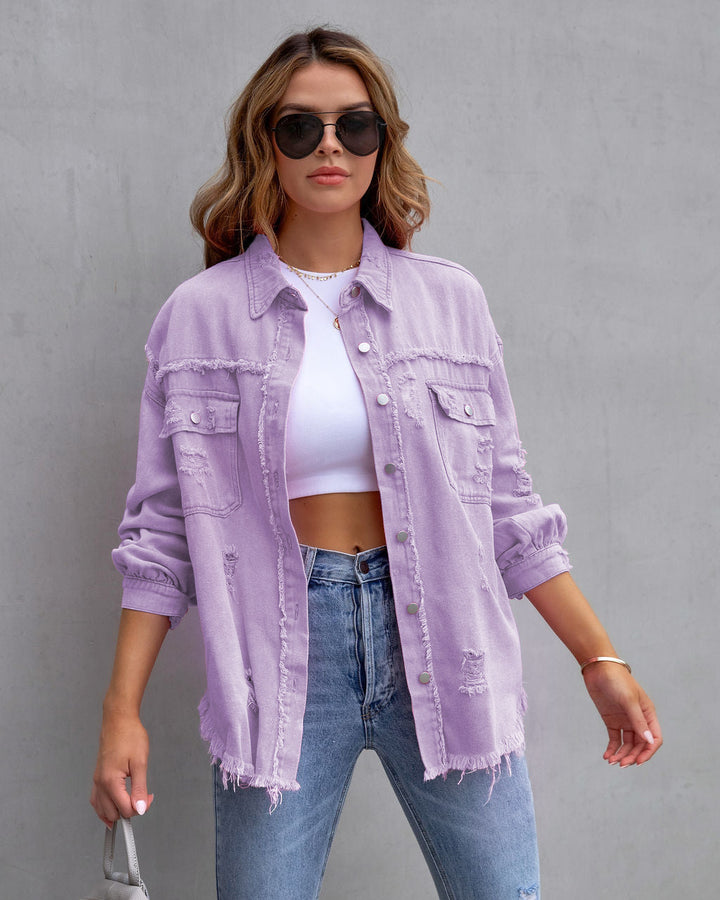 Dame denimjakke i en avslappet oversized fasong med frynsete detaljer Skjora