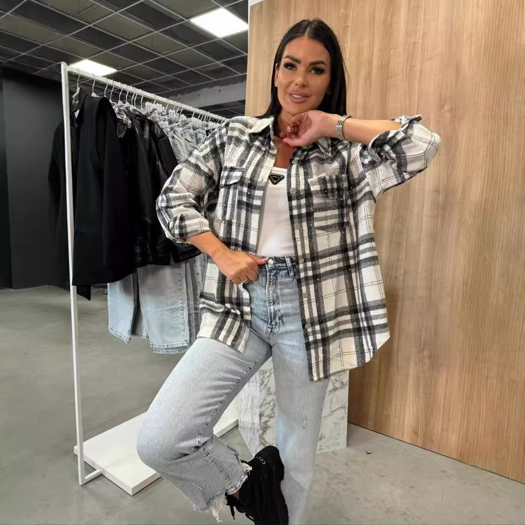 Kvinne casual rutet bluse i en oversized passform med praktiske brystlommer Skjora