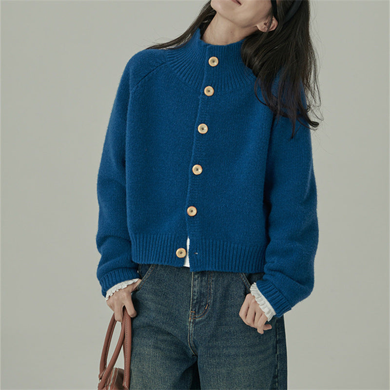 Kvinners kne-lengde cardigan med stående krage og trendy treknapper Skjora