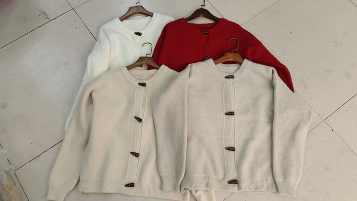 Kvinnelig cardigan med elegante knappedetaljer Skjora