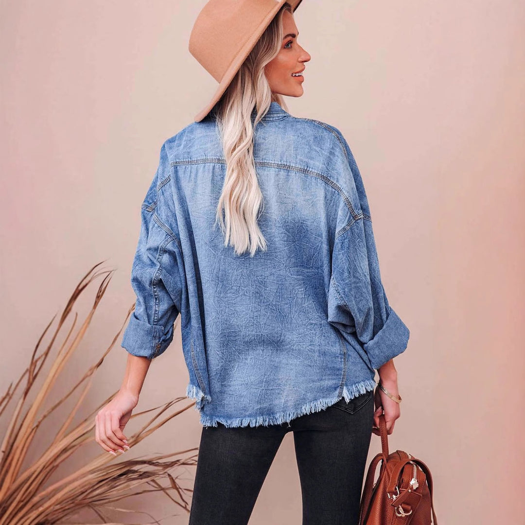 Damer Casual Denim Skjortejakke med Frynser på Mansjettene og Praktiske Lommer Skjora