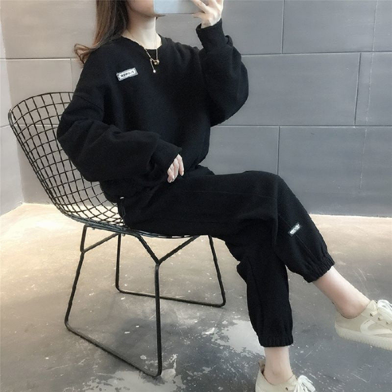Dame sporty fritidssett med casual snitt og praktiske sidelommer Skjora