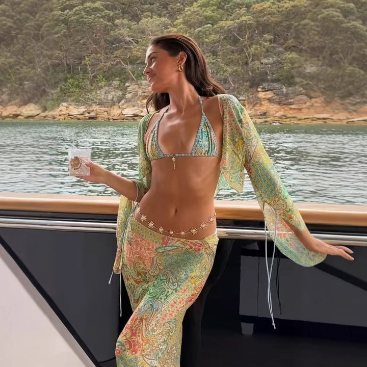 Dame cropped bluse med vid arm og lekent paisleymønster Skjora