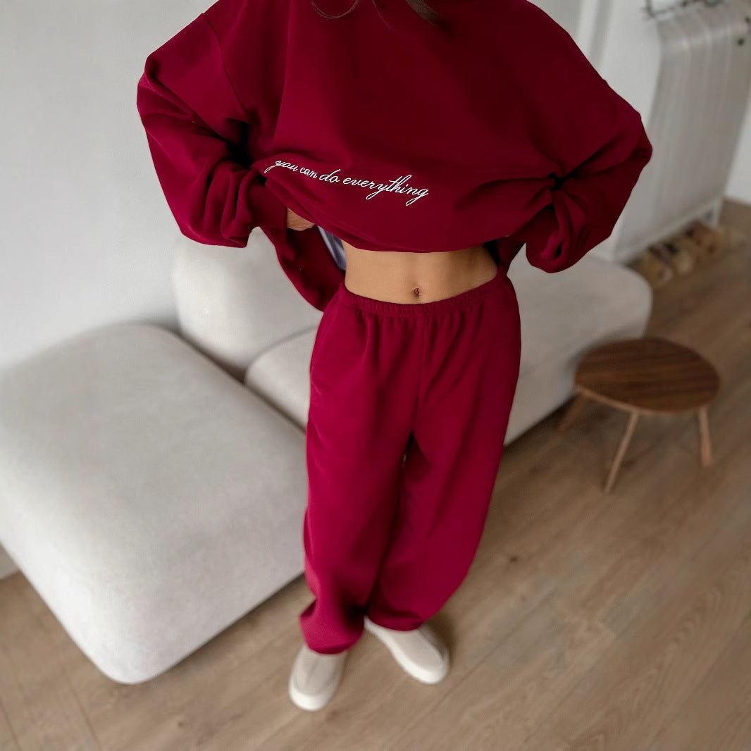 Kvinnens komfortable sweatshirt og bukse sett med elastisk livvidde Skjora