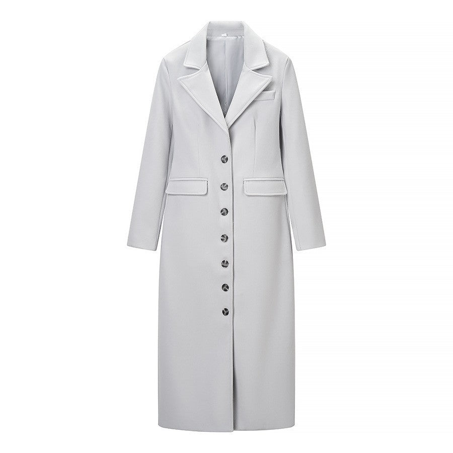 Kvinne Elegant trenchcoat i minimalistisk design med praktiske lommer Skjora