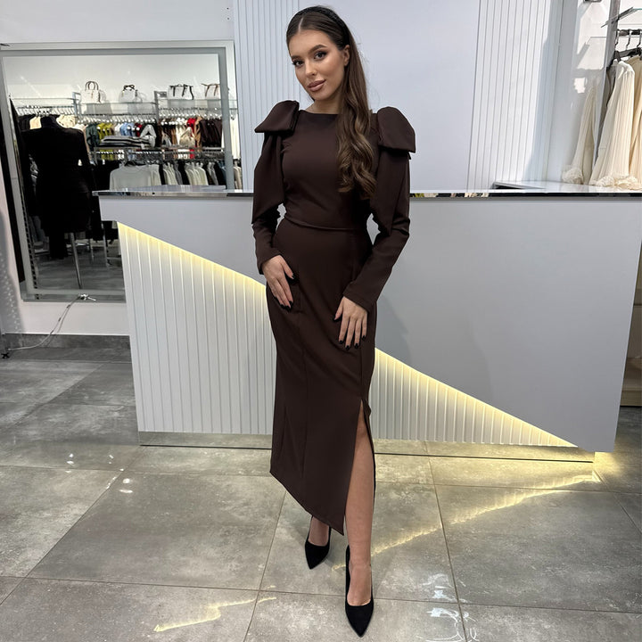 Dame maxi kjole med elegante puffesummer og sideslitt