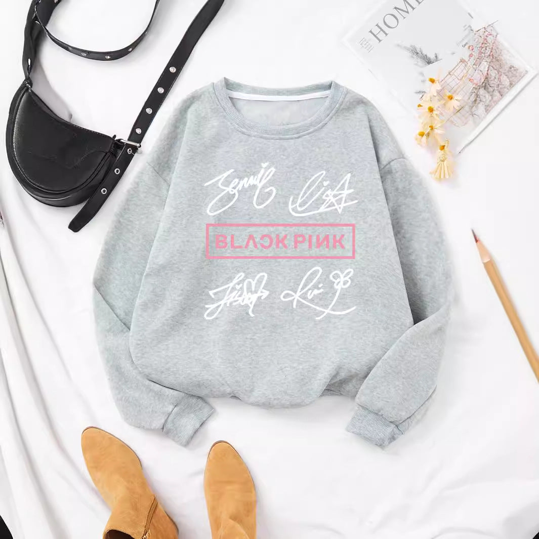 Dame uformell sweatshirt med kreativt signaturmotiv Skjora