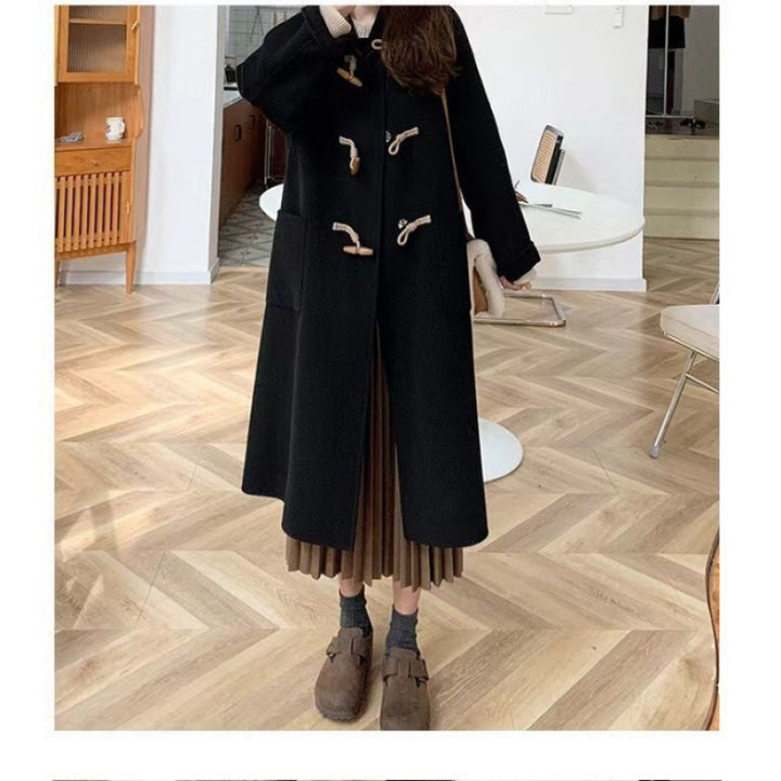 Dame Duffle Kåpe med Praktiske Lommer og Dekorative Tre Toggle Knapper Skjora