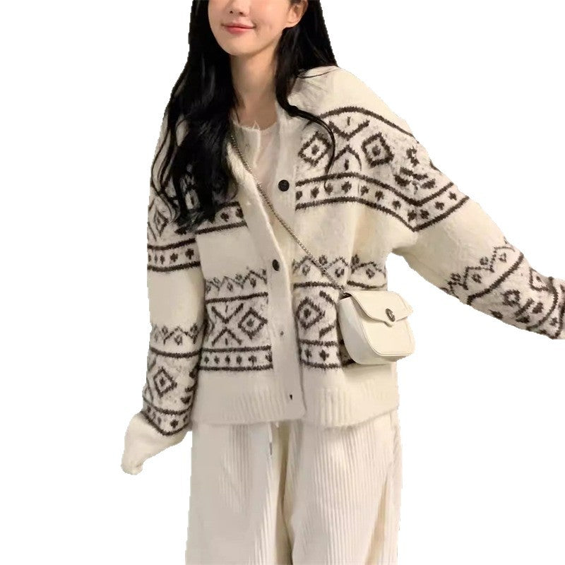 Damer mønstrete cardigan laget av mykt materiale med knappelukking Skjora