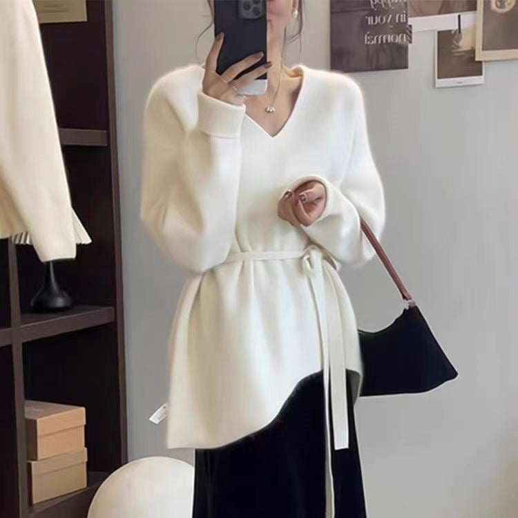 Dame cardigan med livbelte og V-hals Skjora