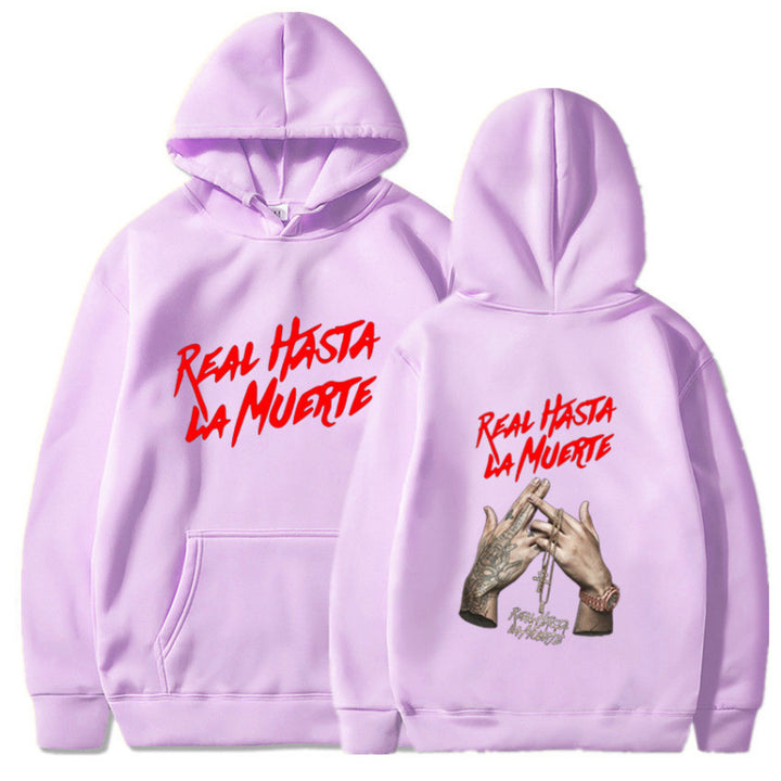 Dame hoodie med iøynefallende skrift i urban stil Skjora