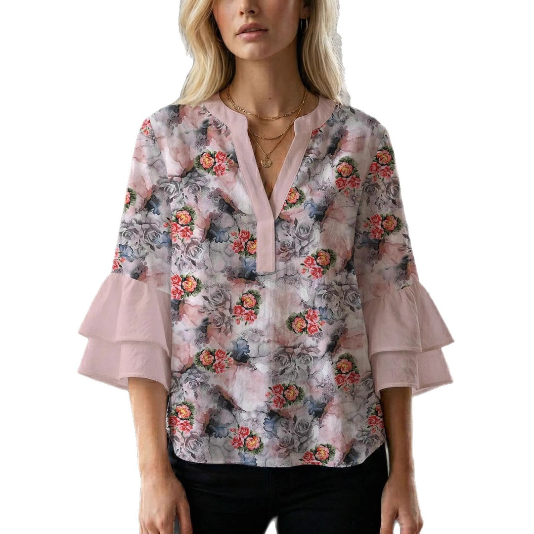 Damebluse med vakker blomstermønster Skjora