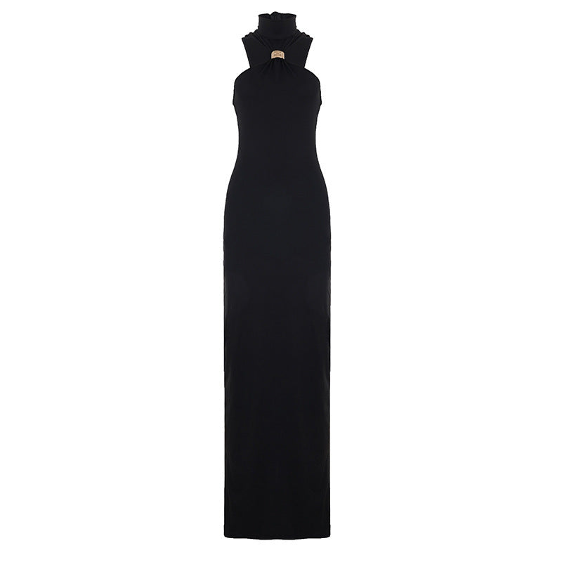 Dame kveldsdrakt med stilig halterneck-design og elegant silhuett Skjora