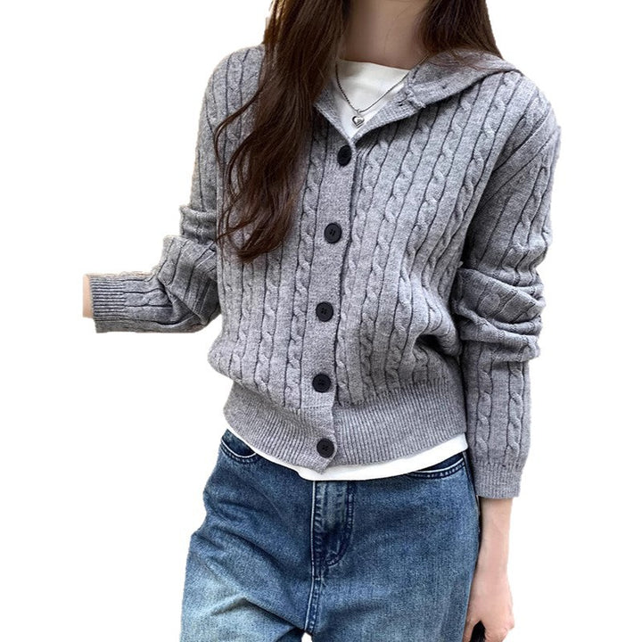 Kvinnenes strikkede cardigan med hette og kabeldesign Skjora
