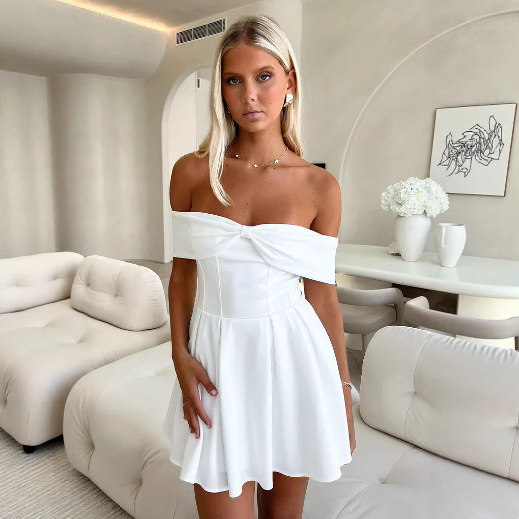 Dame Off-Shoulder Minikjole med strukturert bustier og svingende skjørt Skjora