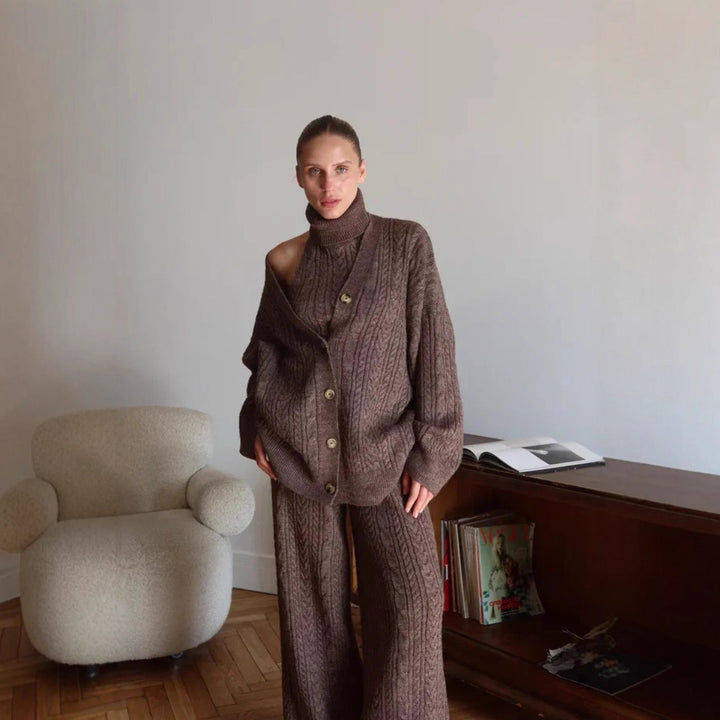 Damer strikket loungewear sett med løs passform og koselige detaljer Skjora