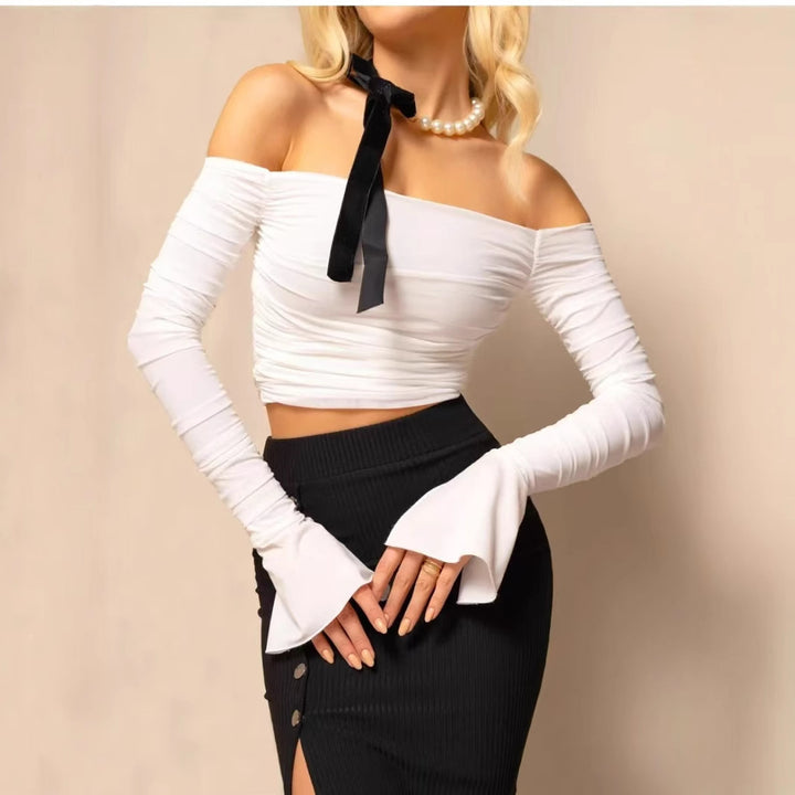 Dame Off-Shoulder Top med lange ermer og volangdetaljer Skjora