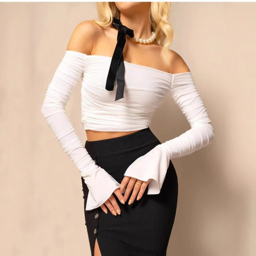 Dame Off-Shoulder Top med lange ermer og volangdetaljer Skjora