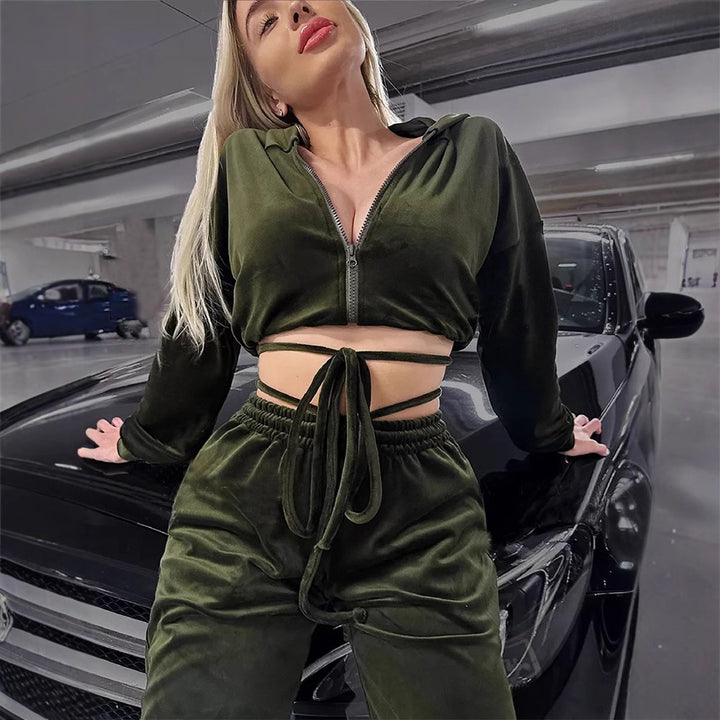 Kvinnelig sporty fritidssuit sett med hette og elastisk midjebånd Skjora