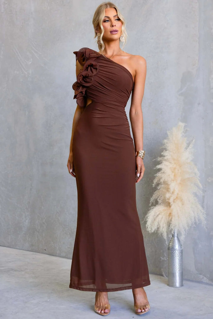 Kvinne Elegant Rynket Maxi Kjole med en Off-Skulder Design og Skreddersydd Passform