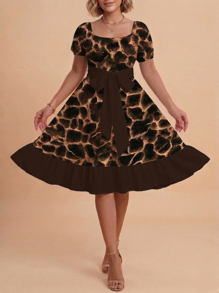Damen schickes Glitzerkleid mit tailliertem Schnitt und Rüschensaum Skjora