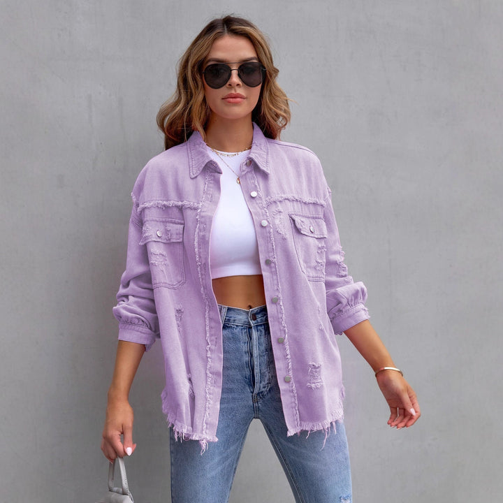 Dame denimjakke i en avslappet oversized fasong med frynsete detaljer Skjora