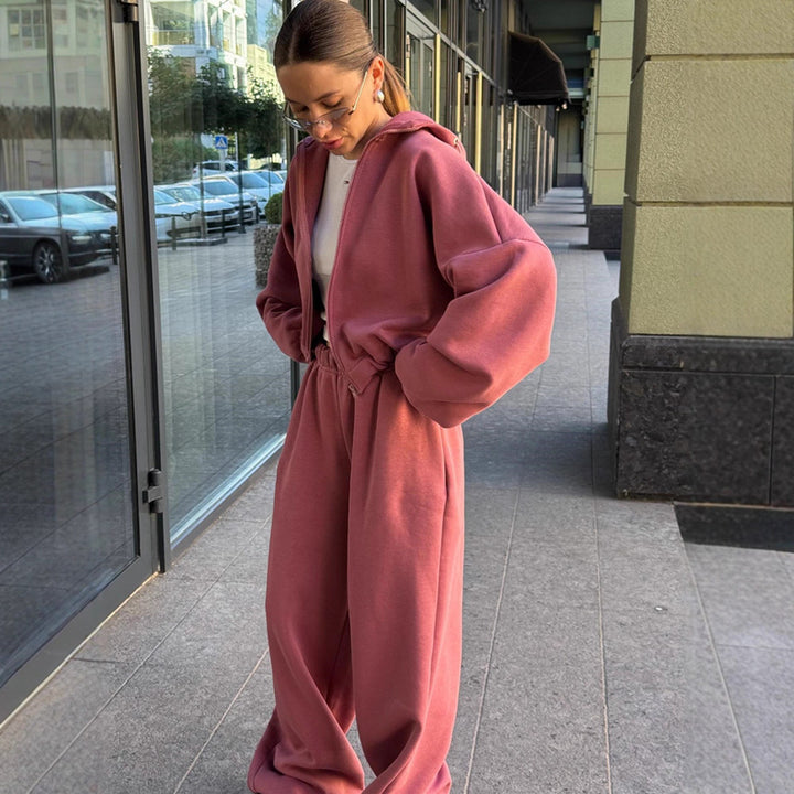 Kvinne fritids loungewear sett laget av myk fleece Skjora