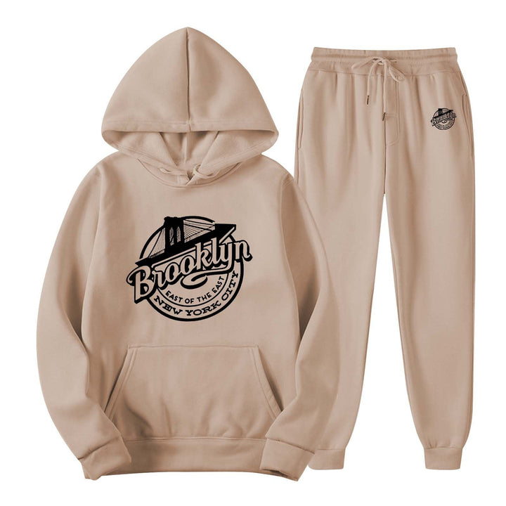 Kvinnes avslappende sweat suit med stilfull Brooklyn trykk Skjora