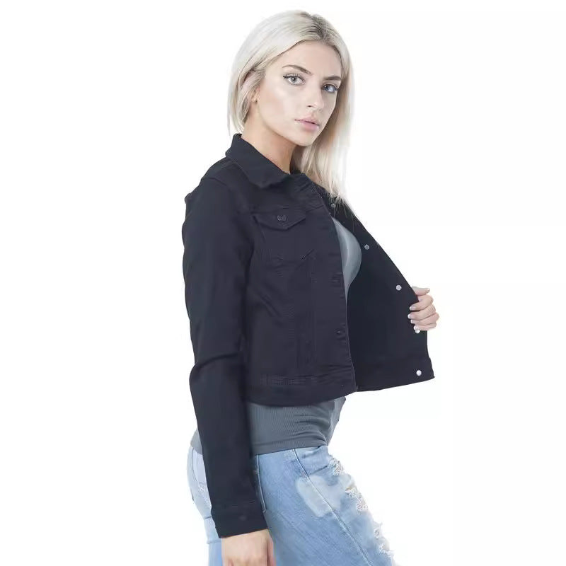 Dame klassisk denimjakke i moderne snitt med knappedetaljer Skjora