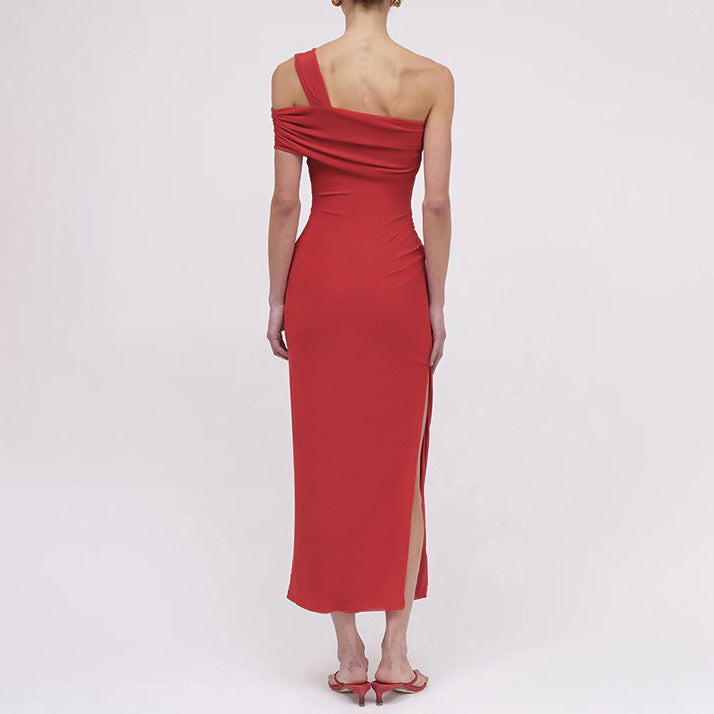 Dame Elegant Maxi-kjole med asymmetrisk utringning og figurskapende draperingsdesign Skjora